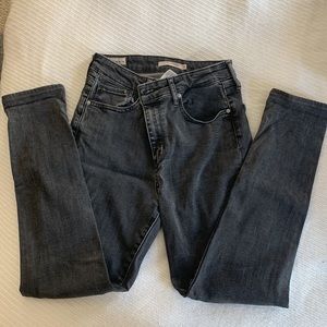 Classic Levi’s Ankle Denim; Size 29